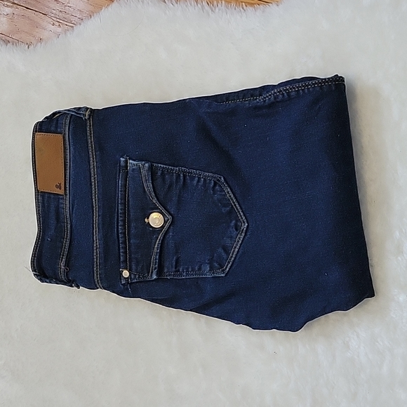 H&M Dark Wash Jeans - Picture 1 of 13